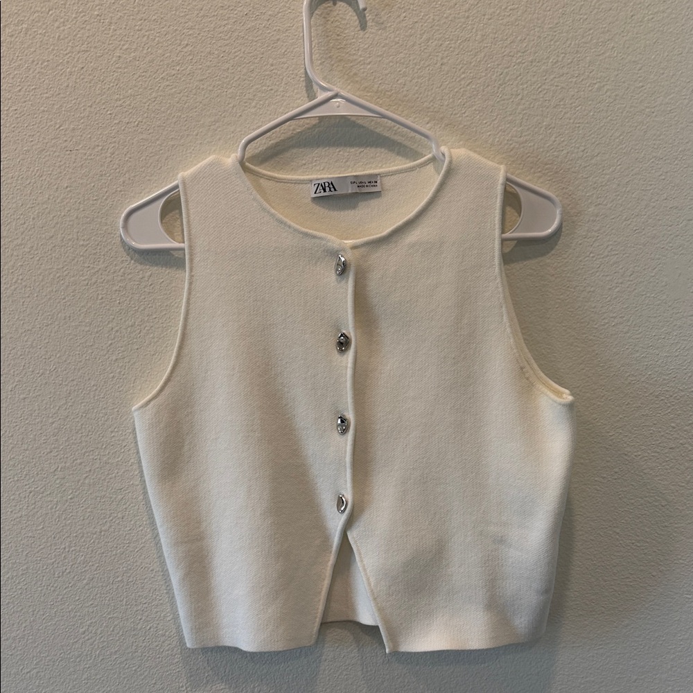 Zara Women's Cream Sleeveless Button-Up Blouse